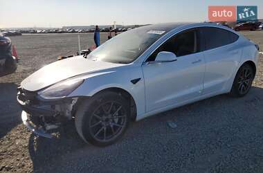 Седан Tesla Model 3 2019 в 