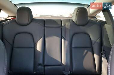 Седан Tesla Model 3 2019 в 