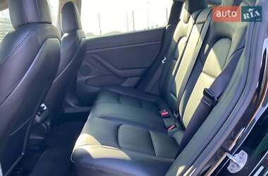 Седан Tesla Model 3 2022 в 