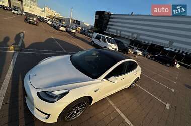 Седан Tesla Model 3 2020 в Житомире