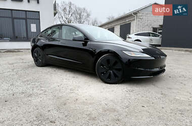 Седан Tesla Model 3 2024 в 