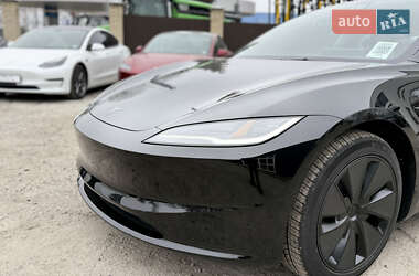 Седан Tesla Model 3 2024 в 
