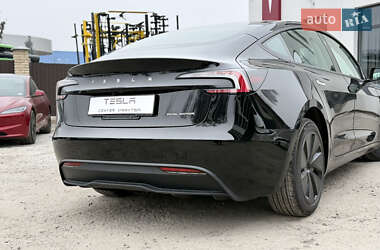 Седан Tesla Model 3 2024 в 