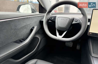 Седан Tesla Model 3 2024 в 