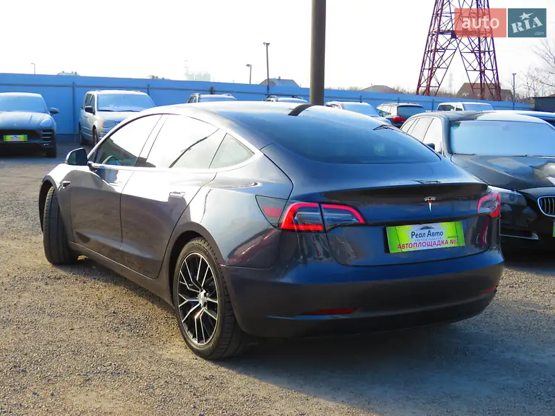Седан Tesla Model 3 2018 в 