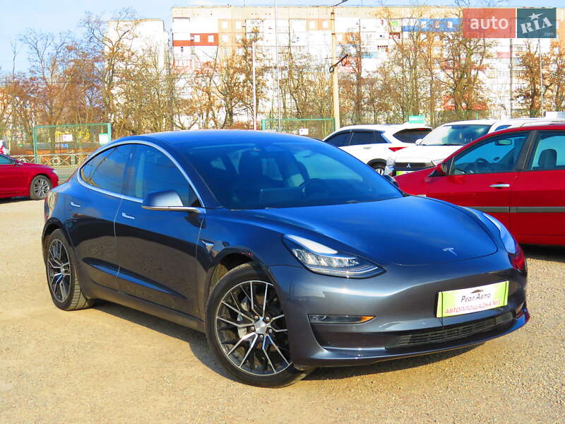 Седан Tesla Model 3 2018 в Кропивницькому
