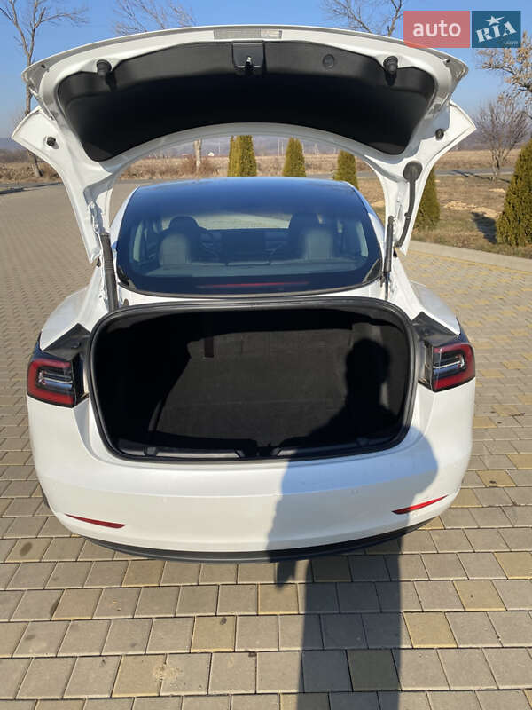 Седан Tesla Model 3 2021 в Иршаве фото 10 Седан Tesla Model 3 2021 в Иршаве