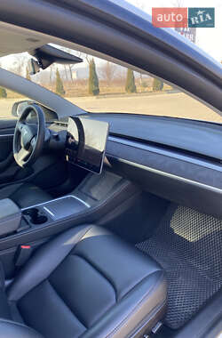 Седан Tesla Model 3 2021 в 