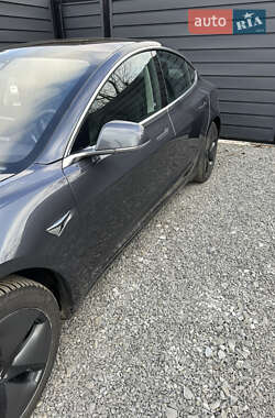 Седан Tesla Model 3 2018 в 