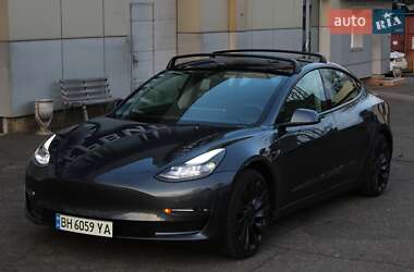 Седан Tesla Model 3 2023 в 