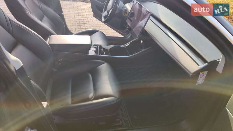 Седан Tesla Model 3 2019 в Тячеве фото 6 Седан Tesla Model 3 2019 в Тячеве