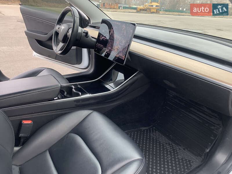 Седан Tesla Model 3 2018 в Києві фото 26 Седан Tesla Model 3 2018 в Києві