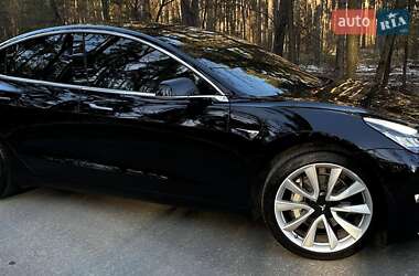 Седан Tesla Model 3 2019 в 