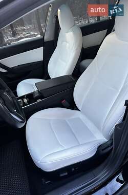 Седан Tesla Model 3 2019 в 