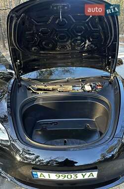 Седан Tesla Model 3 2019 в 