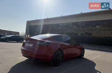 Седан Tesla Model 3 2022 в 