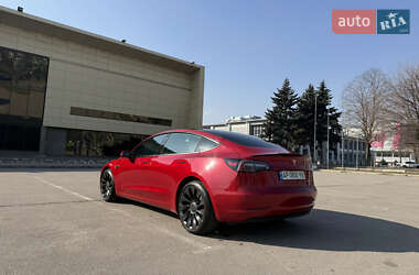 Седан Tesla Model 3 2022 в 