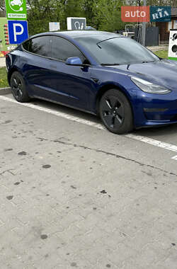 Седан Tesla Model 3 2021 в Славському