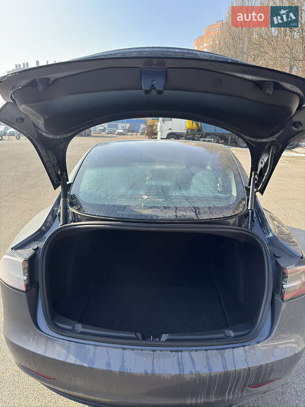 Седан Tesla Model 3 2023 в Киеве фото 5 Седан Tesla Model 3 2023 в Киеве