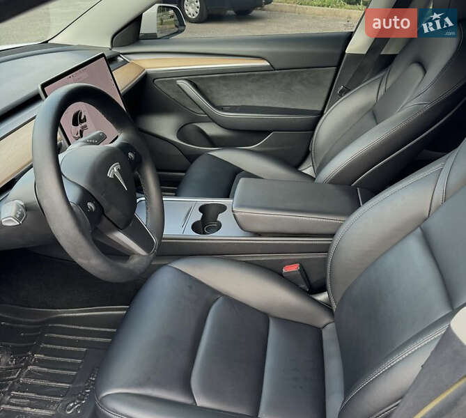Седан Tesla Model 3 2021 в Полтаві
