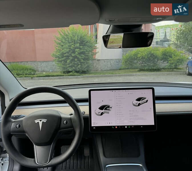 Седан Tesla Model 3 2021 в Полтаві