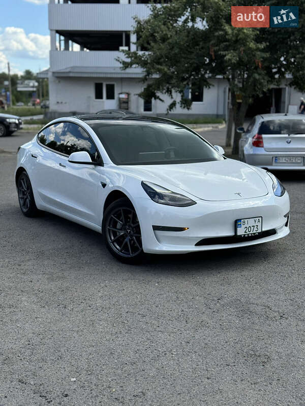 Седан Tesla Model 3 2021 в Полтаві