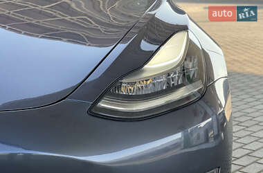 Седан Tesla Model 3 2018 в 