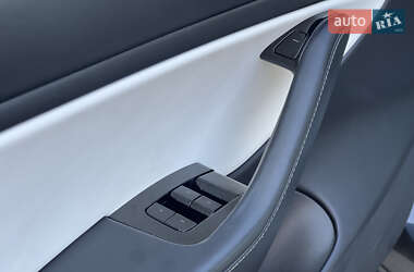 Седан Tesla Model 3 2018 в 