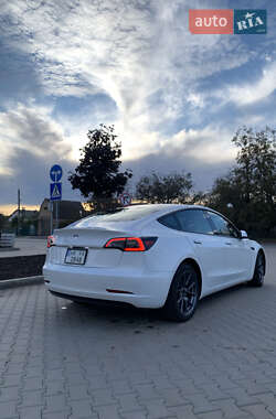 Седан Tesla Model 3 2023 в Виннице