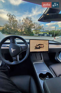 Седан Tesla Model 3 2023 в Виннице