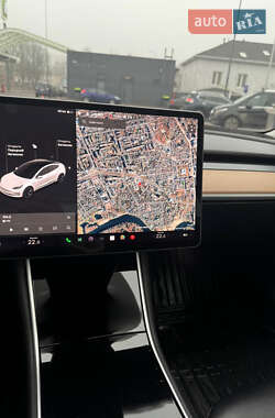 Седан Tesla Model 3 2018 в 