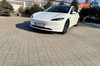Седан Tesla Model 3 2023 в 