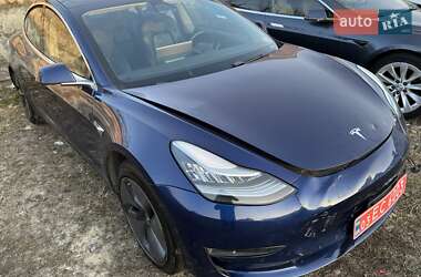 Седан Tesla Model 3 2018 в Ровно