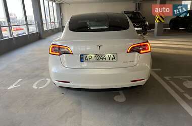 Седан Tesla Model 3 2021 в Киеве