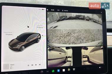 Седан Tesla Model 3 2021 в Киеве