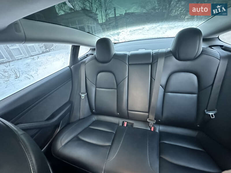 Седан Tesla Model 3 2018 в Харкові