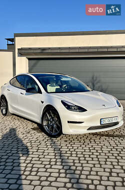 Седан Tesla Model 3 2021 в Львове