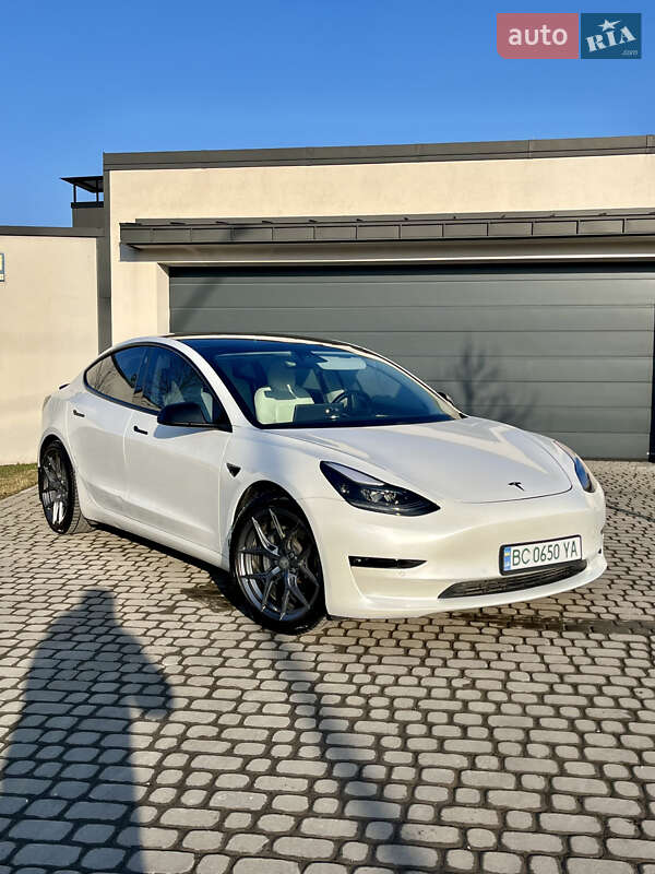 Tesla Model 3 2021