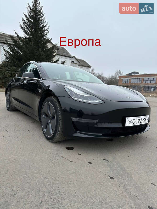 Седан Tesla Model 3 2019 в Ровно