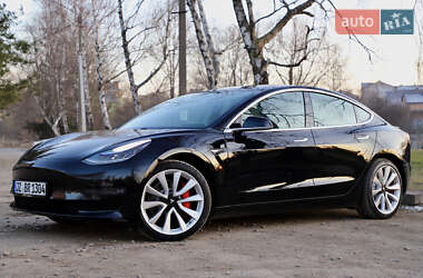 Седан Tesla Model 3 2020 в Дрогобичі