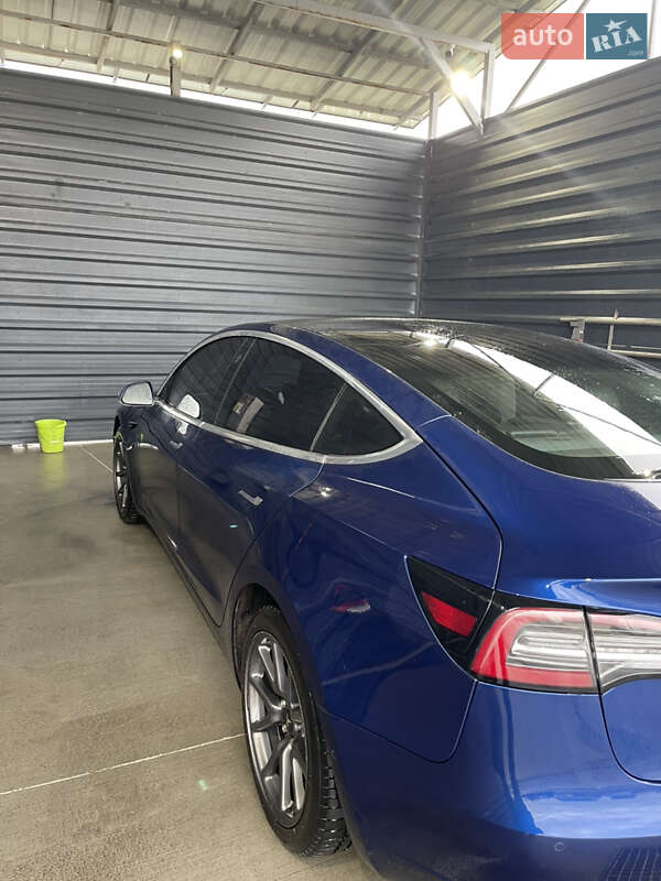 Седан Tesla Model 3 2019 в Камені-Каширському