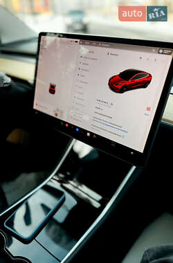 Седан Tesla Model 3 2018 в 