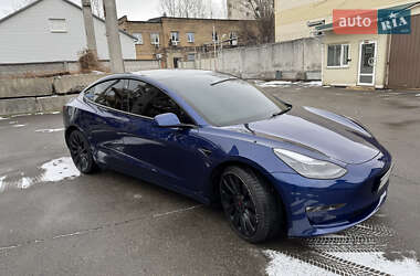 Седан Tesla Model 3 2022 в 