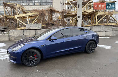 Седан Tesla Model 3 2022 в Киеве