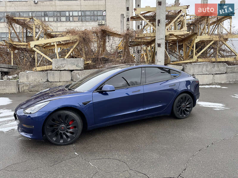 Седан Tesla Model 3 2022 в Киеве