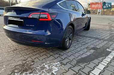 Седан Tesla Model 3 2020 в Львове
