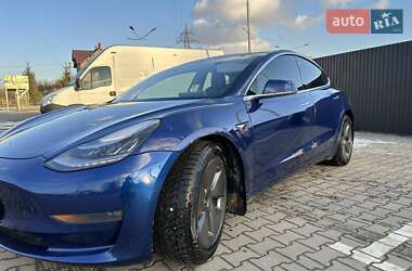Седан Tesla Model 3 2020 в Львове