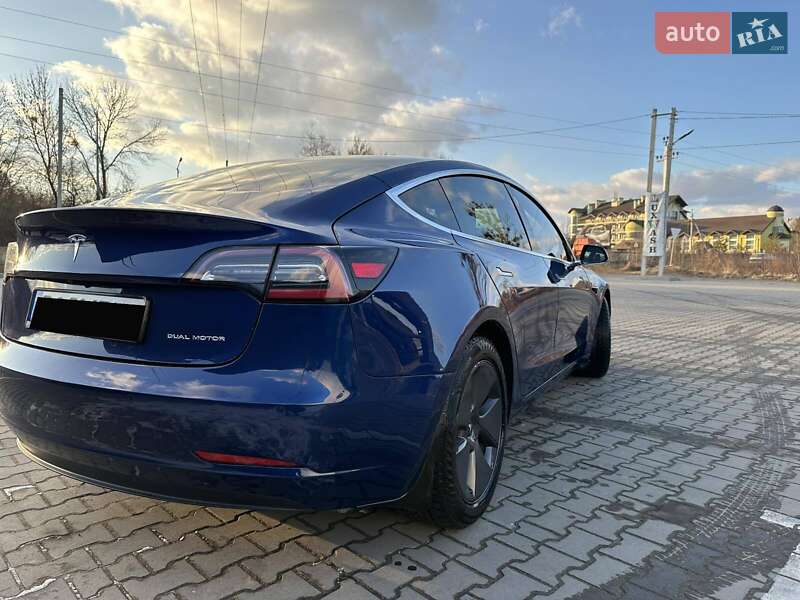 Седан Tesla Model 3 2020 в Львові
