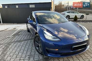 Седан Tesla Model 3 2020 в Львове
