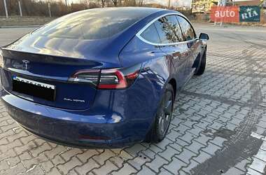 Седан Tesla Model 3 2020 в Львове